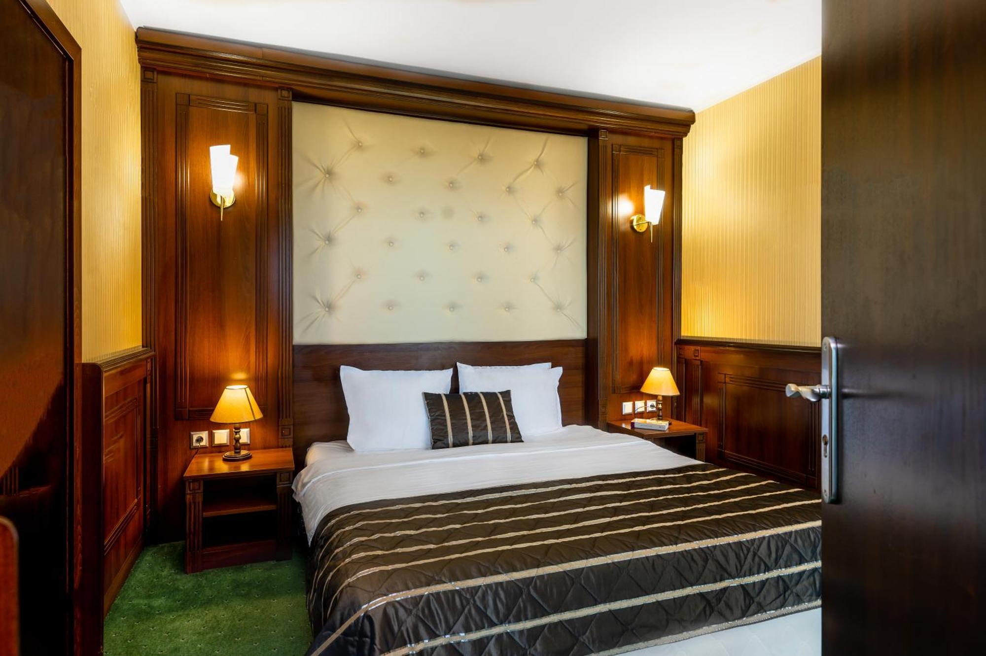 Hotel Elpida