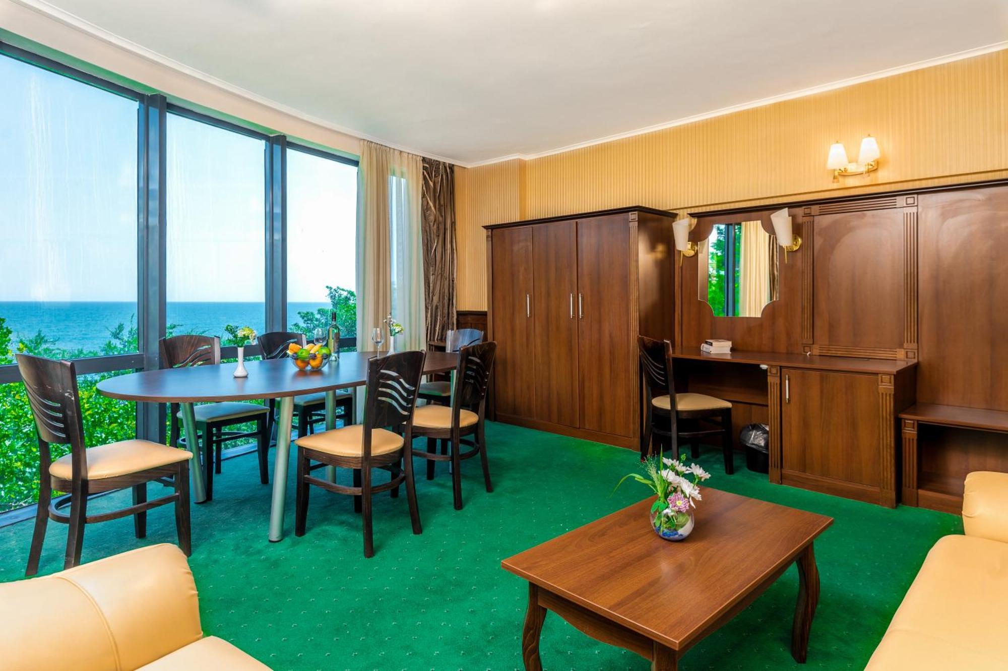 Hotel Elpida 4*